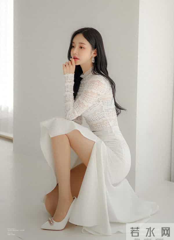孙允珠白蕾丝开叉人鱼裙