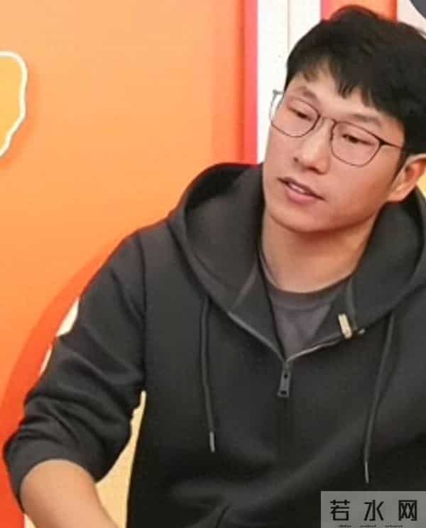 同样是离职，明明为东方小孙发声，为其撑伞，对董宇辉却一言不发