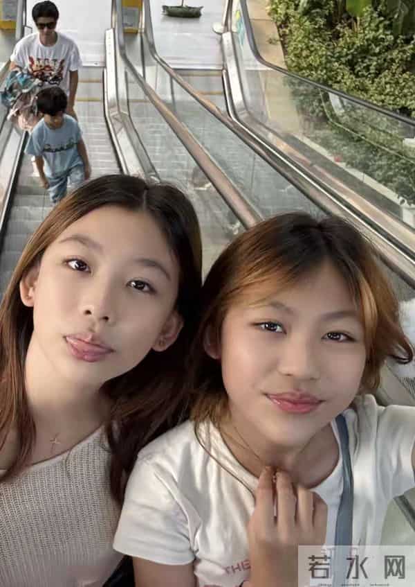 蔡少芬一家给儿子庆生,6岁鱼蛋萌又帅像混血,俩女儿成妈妈翻版