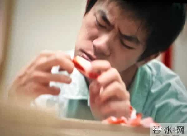 这一夜,金鸡奖成“照妖镜”姚晨脸肿,易烊千玺歪嘴,宋佳脸油