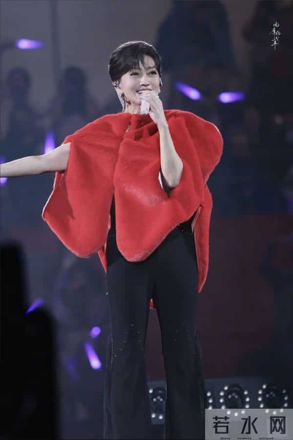 72岁赵雅芝又是架子鼓又是扫腿舞,这状态活力也太好了吧!