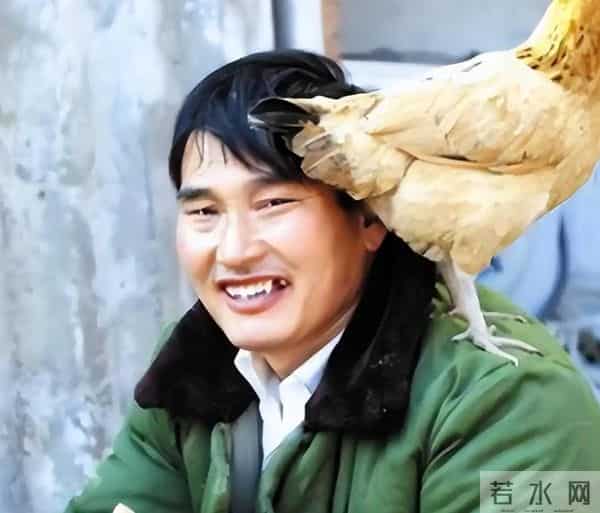 风水轮流转,接连传来喜讯的大衣哥,让前儿媳陈亚男悔得肠子都青了