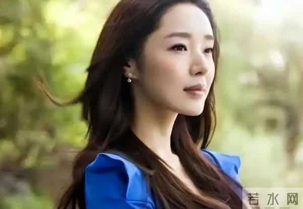 曾被张艺谋力捧,火后与富豪卷款61亿逃亡国外,现在的她过得如何