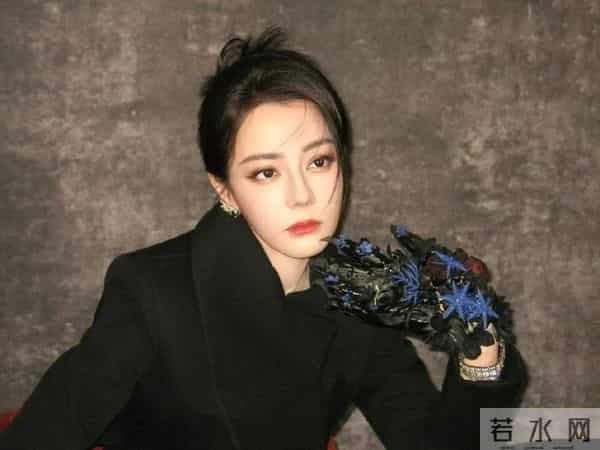 迪丽热巴新图来袭