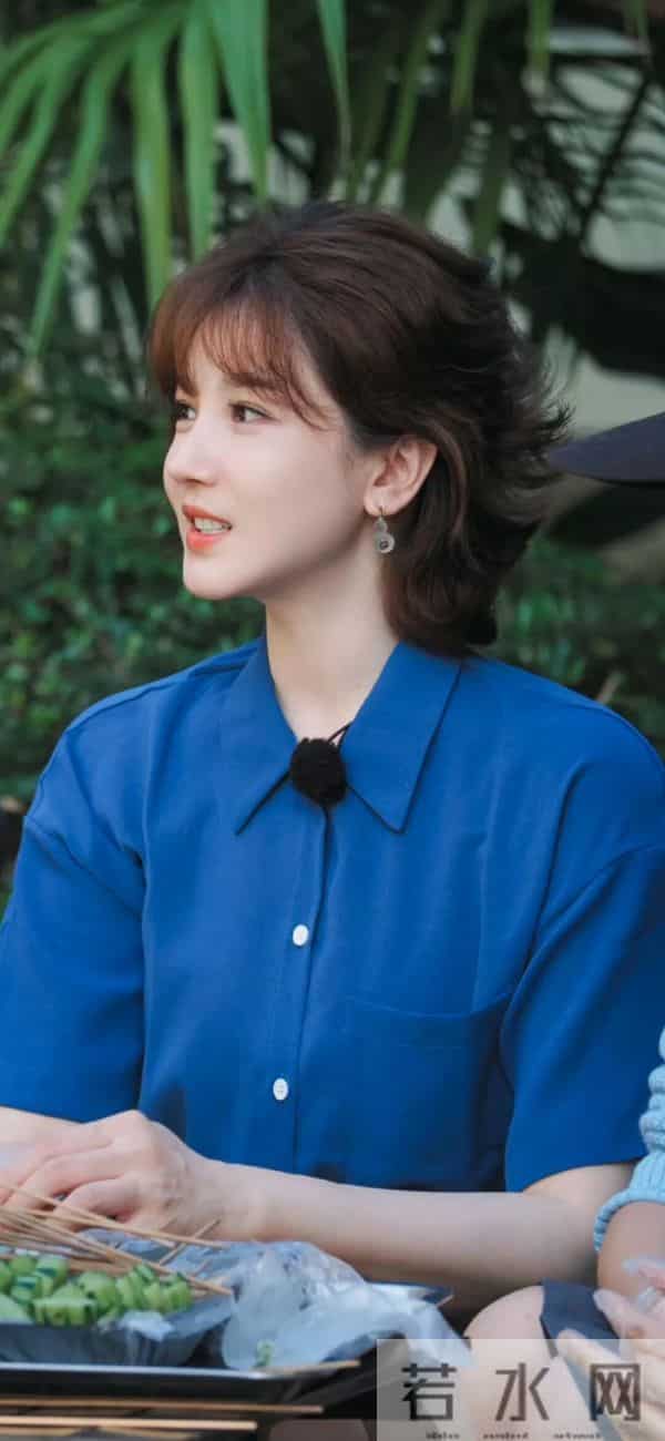 陈小纭|复古蕾丝裙配羊毛卷!这民国大小姐氛围感直接拉满