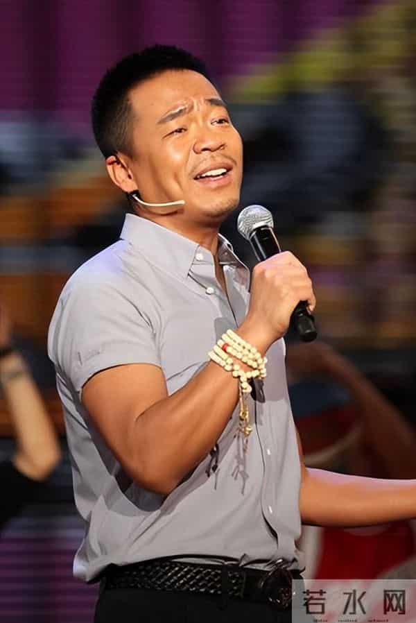 孙浩:26岁上春晚走红,得罪杨坤20年不说话,55岁至今未婚没孩子