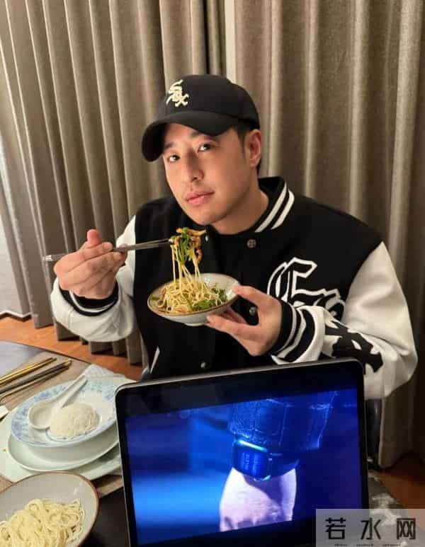 潘玮柏上海豪宅曝光,上亿房产写老婆名,素人老婆颜值非常高!