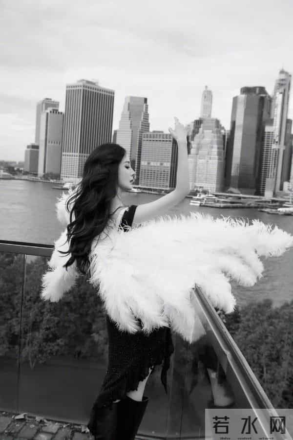 杨幂纯白翅膀，魅魔降临