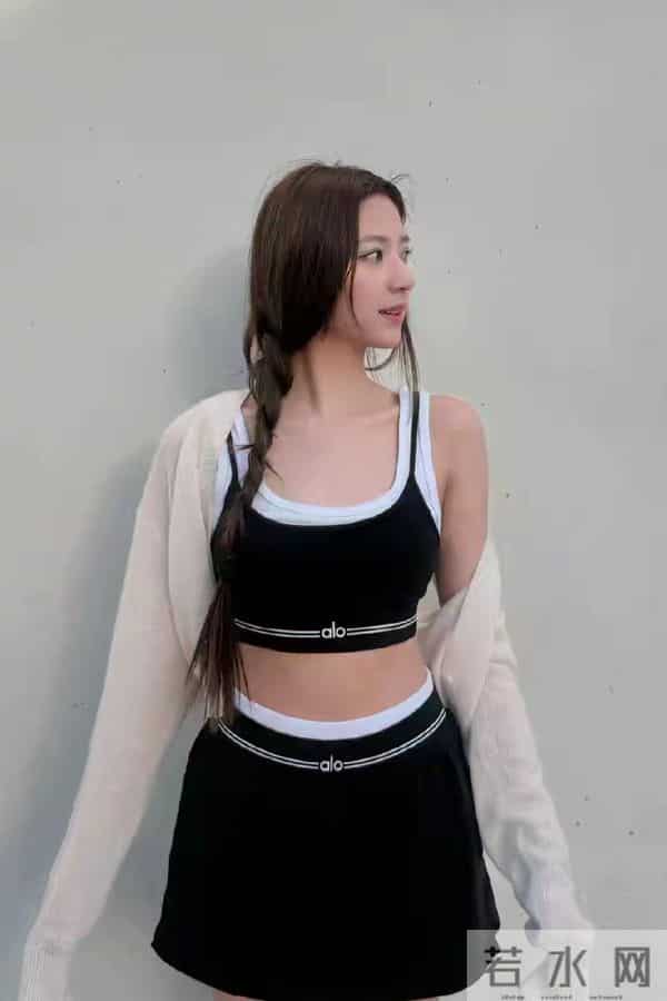 欧阳娣娣一身瑜伽服清纯唯美