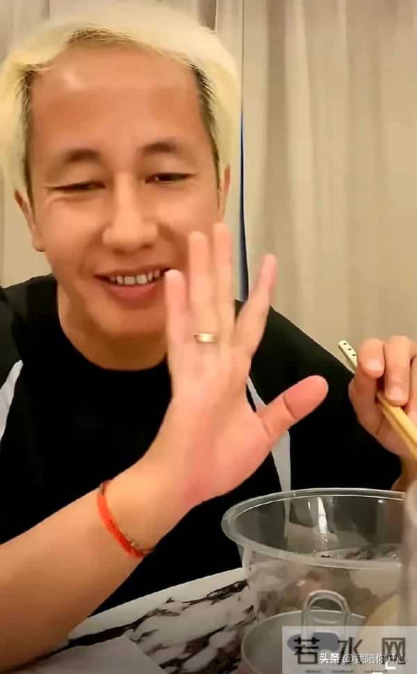 你知道吗?赵露思爸爸居然是赵公明,这潮流外形不进娱乐圈可惜了