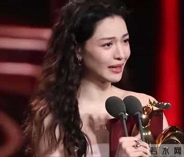 看到钟楚曦打败老戏骨，拿下金鸡奖最佳女配，才懂郭靖宇说的没错