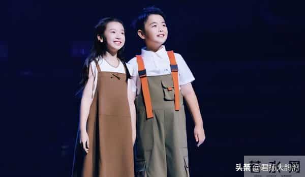 佟丽娅也没想到，前夫留给她的9岁儿子，已经可以为自己争光了