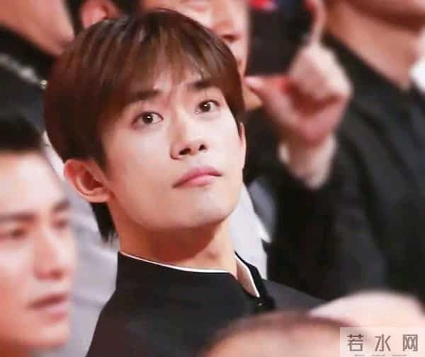 24岁摘金鸡影帝！易烊千玺的封神之路,藏着3个硬核真相