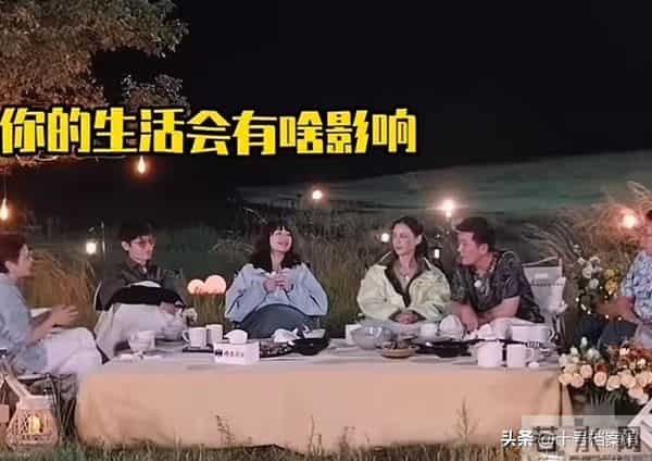 不装了！杨子黄圣依离婚后，男方妈妈另一面曝光，走上了向太老路