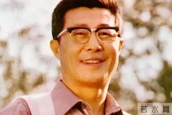 照顾患病妻子60年,儿女事业有成家庭幸福,他却只想做个普通老头