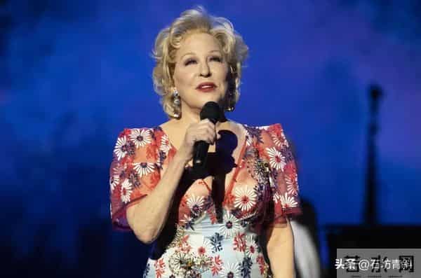 41年婚姻与30年闺蜜,平衡两种深情时,她给我们上了一堂女性友谊课