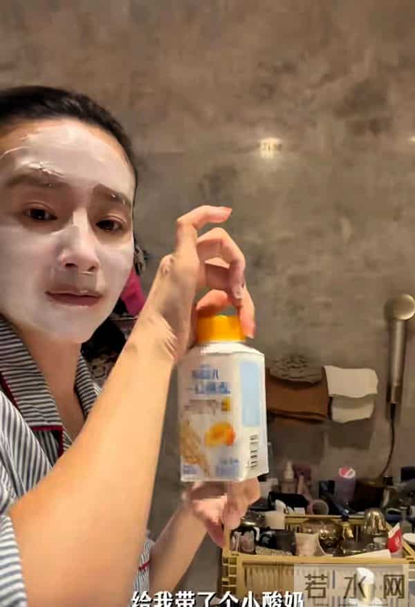 45岁董洁定居北京生活曝光,不用保姆不通暖气,一日三餐亲力亲为