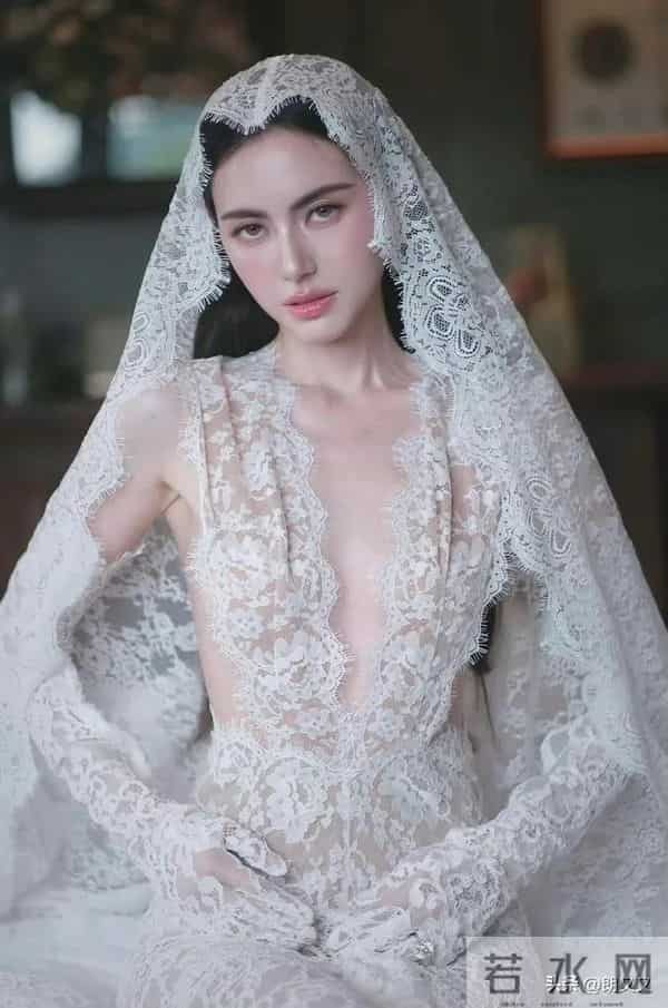 泰国演员Mai 大婚,这婚纱太漂亮了