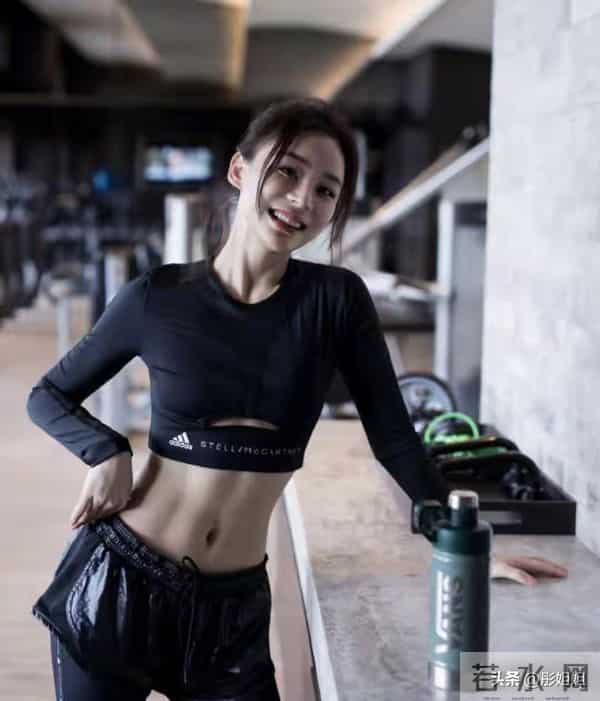 袁姗姗美貌身材无可挑剔！外形条件堪称完美，可惜星运却略显平淡