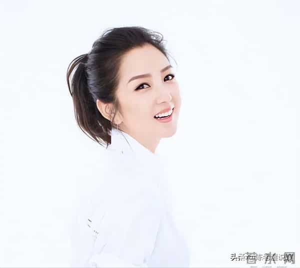 38岁何洁想不到，自己的二婚丈夫刁磊，已经开始为她“争光”了！