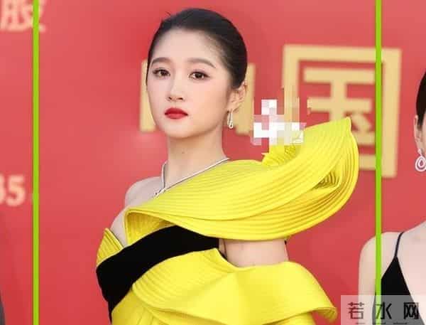 这一夜，金鸡奖成“照妖镜”姚晨脸肿，蒋勤勤歪嘴，佟丽娅褶子多