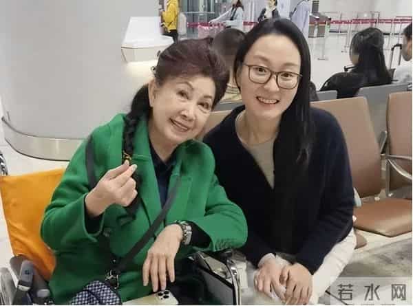 突传死讯!香港知名演员的老公在家中离世,坐在轮椅上没有了呼吸