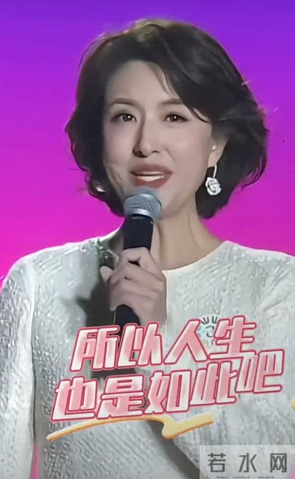 张蕾谈人生感悟，亮裙短发气质优雅美得好高级