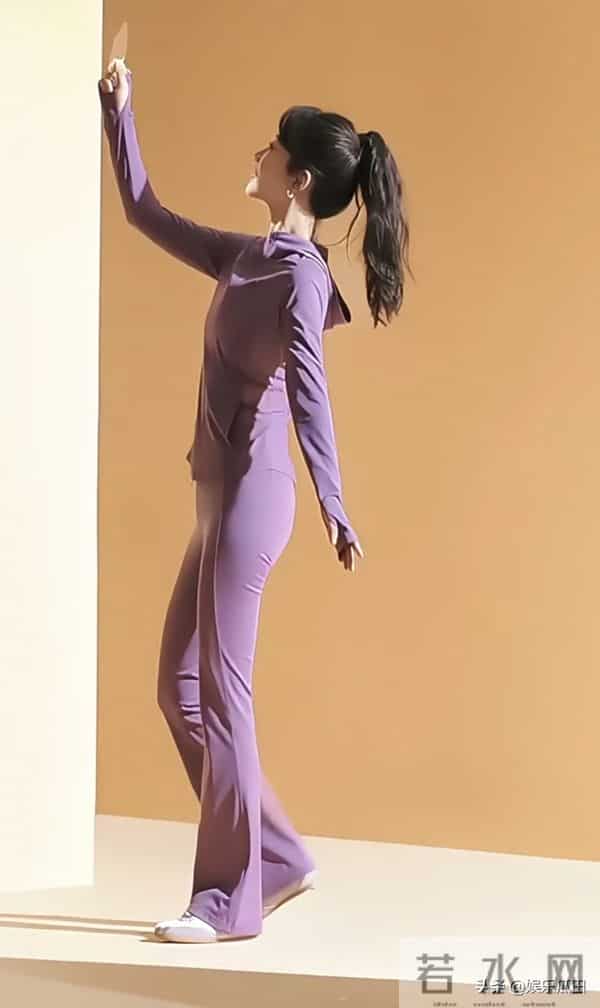 这居然是杨紫 好瘦好薄一片 感觉真的已经瘦到天赋上限了 这也太牛了