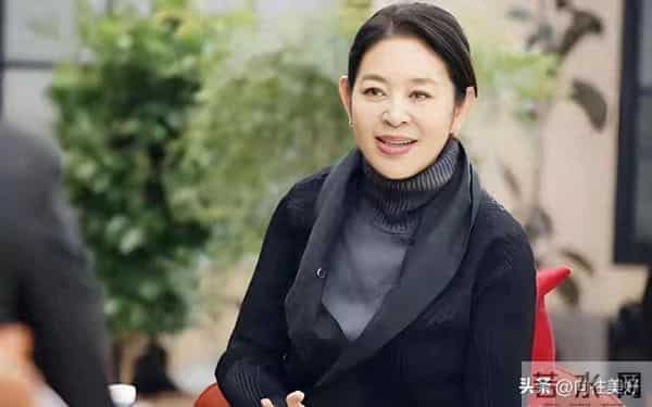 一句话让倪萍泪崩!杨亚洲儿子杨博力挺继母,背后原因让人心疼