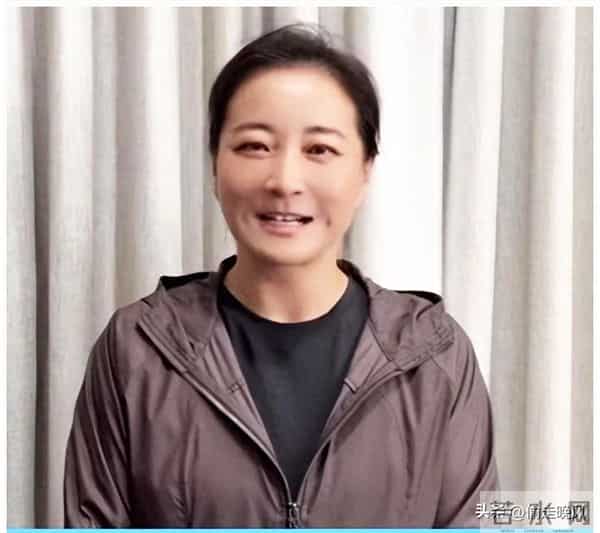 退出春晚、解散公司,43岁贾玲的蜕变之路,给所有女性上了一课