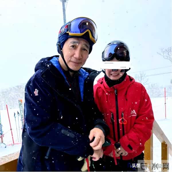 国内挣钱国外花?梁朝伟独居日本另有原因,揭秘与刘嘉玲丁克真相