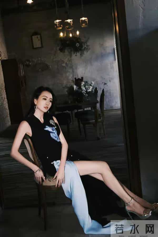 每一步都是艺术！王鸥高跟鞋和大长腿的完美结合，美到不敢直视！