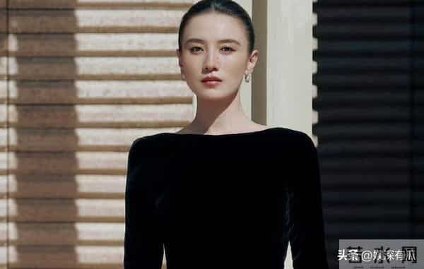 金鸡奖这夜，人情冷暖、江湖地位，在45岁宋佳身上体现得淋漓尽致