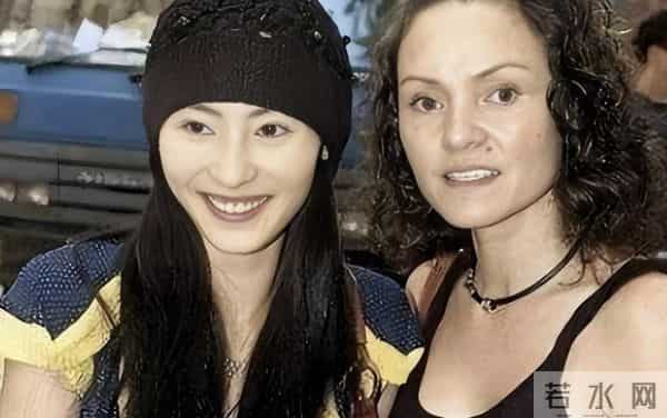 基因也偏心！这些明星和他们的兄弟姐妹，根本不像同一对爹妈生的