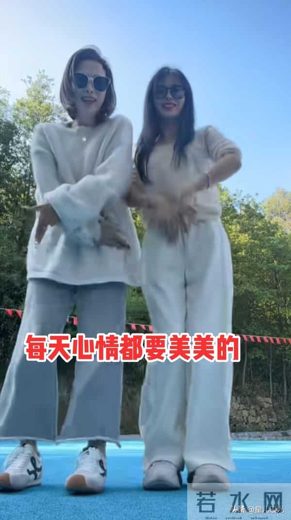 瑾汐大哥抖音介绍有变 不再艾特哈哈家族 两姐妹爬山 哈爸哈妈心情好