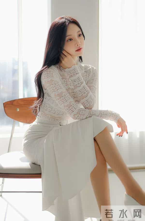 孙允珠白蕾丝开叉人鱼裙