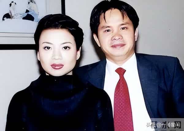 没有对比就没有伤害，至今"无人敢娶"的张也，让刘嘉玲沉默了