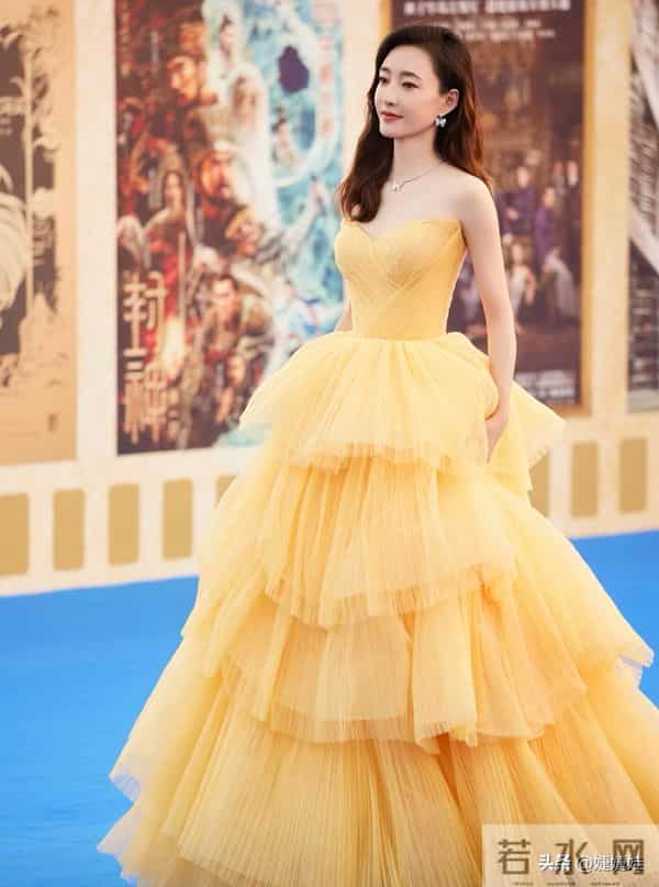 “素颜女神”王丽坤 身材高挑天生冷白皮,40岁看起来和20岁时一样