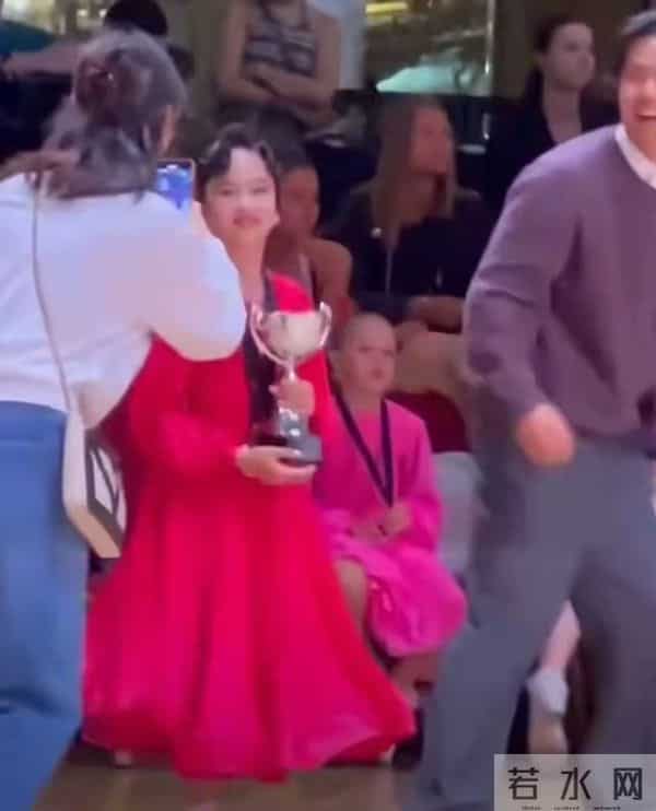 孙俪拍戏间隙给儿子过生日,小作文字字泪目,突然理解了邓超选择