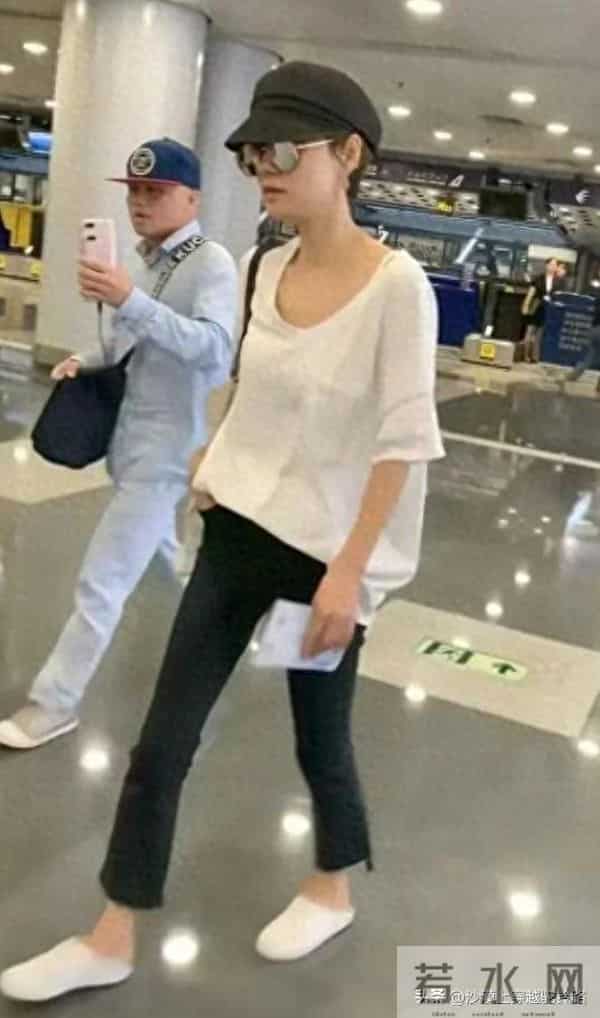 马伊俐机场大路透:身材干干瘪瘪,看起来营养不良的感觉