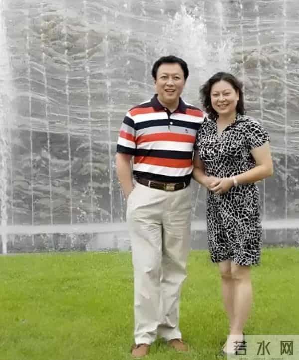 73岁唐国强好幸福老婆好养眼，大气优雅美丽动人！两人特有夫妻相