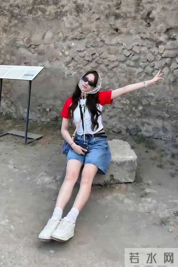 欧阳娣娣一身瑜伽服清纯唯美