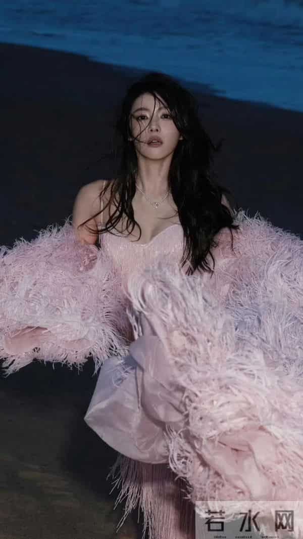 蔡文静 性感好身材 粉雾海海边粉色礼服大片 美到极致