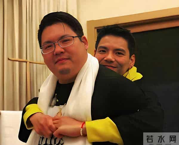 向太爆料：向佐曾经为弟弟向佑出头，打断了对方的手臂