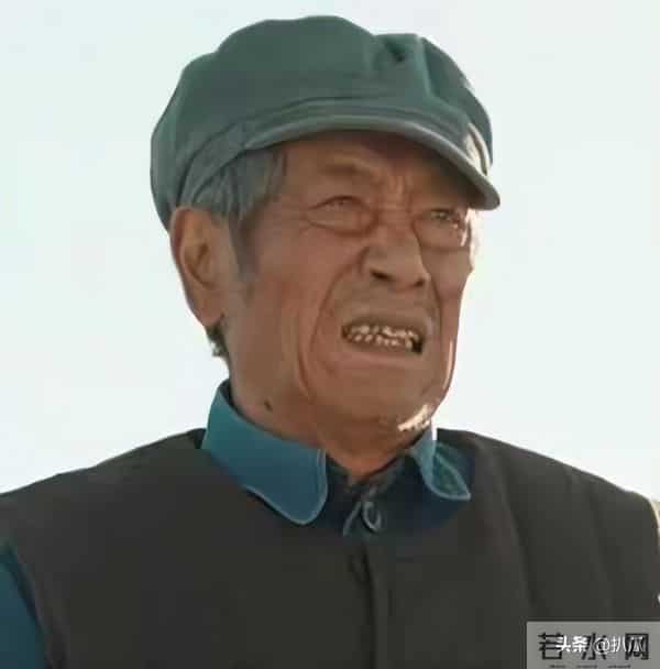 “老夫少妻”的残酷暴露无遗，王奎荣尽显老态，妻子依旧容颜娇美