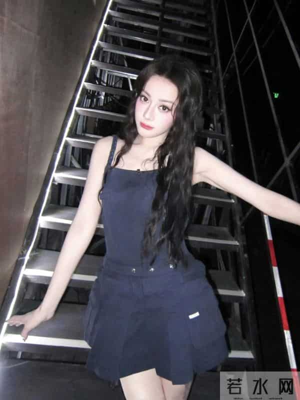 迪丽热巴｜黑裙甜酷风杀疯了！粉钻弓箭造型又美又飒