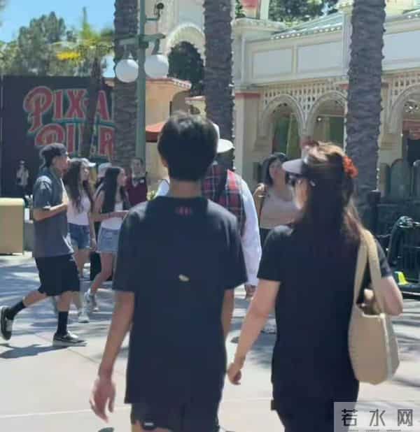 孙俪拍戏间隙给儿子过生日,小作文字字泪目,突然理解了邓超选择