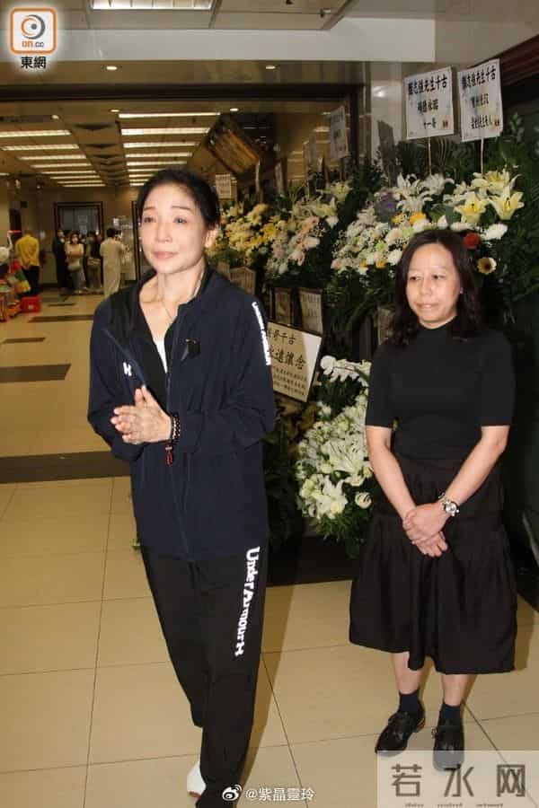 香港众星送别悼念甄志强,遗孀方心媛透露遗体已火化