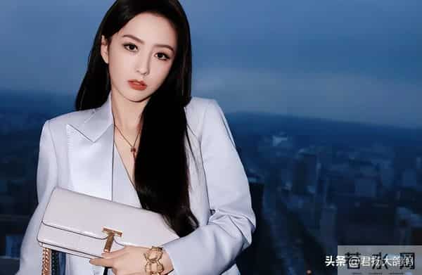 佟丽娅也没想到，前夫留给她的9岁儿子，已经可以为自己争光了