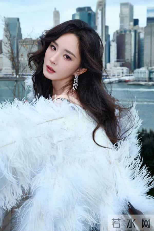 杨幂纯白翅膀，魅魔降临